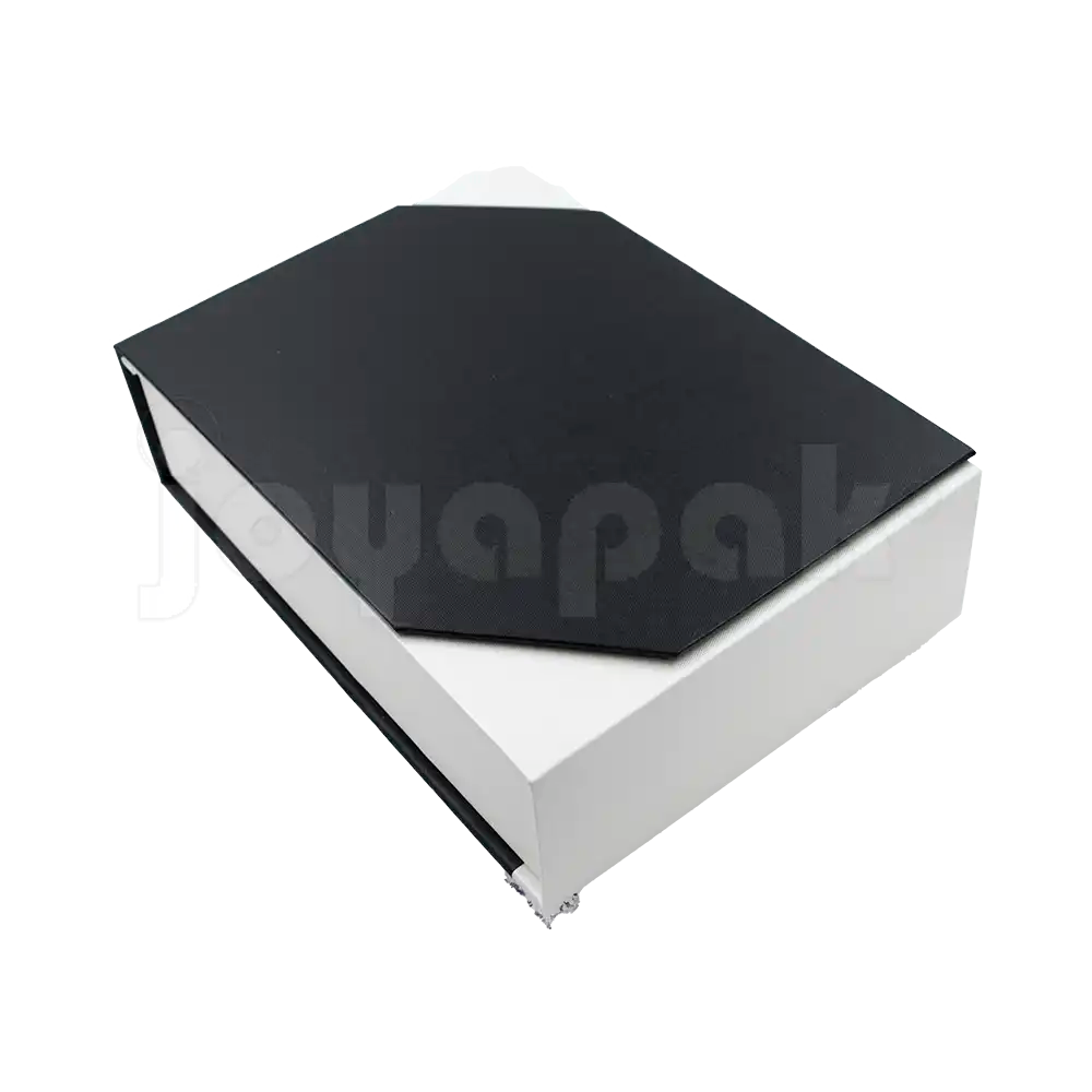 Caja de cartón Gemini paracollar grande, aretes y anillo negro lateral