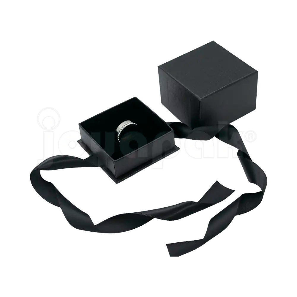 Caja Milán para anillo de cartón rígido texturizado color Negro BK.