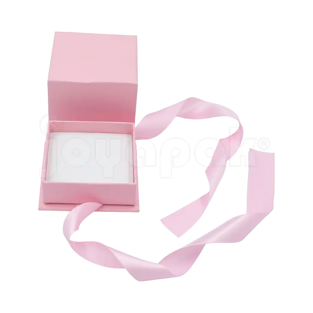 Interior con ranura de la caja Milán para anillo de cartón Rosa PK abierta.