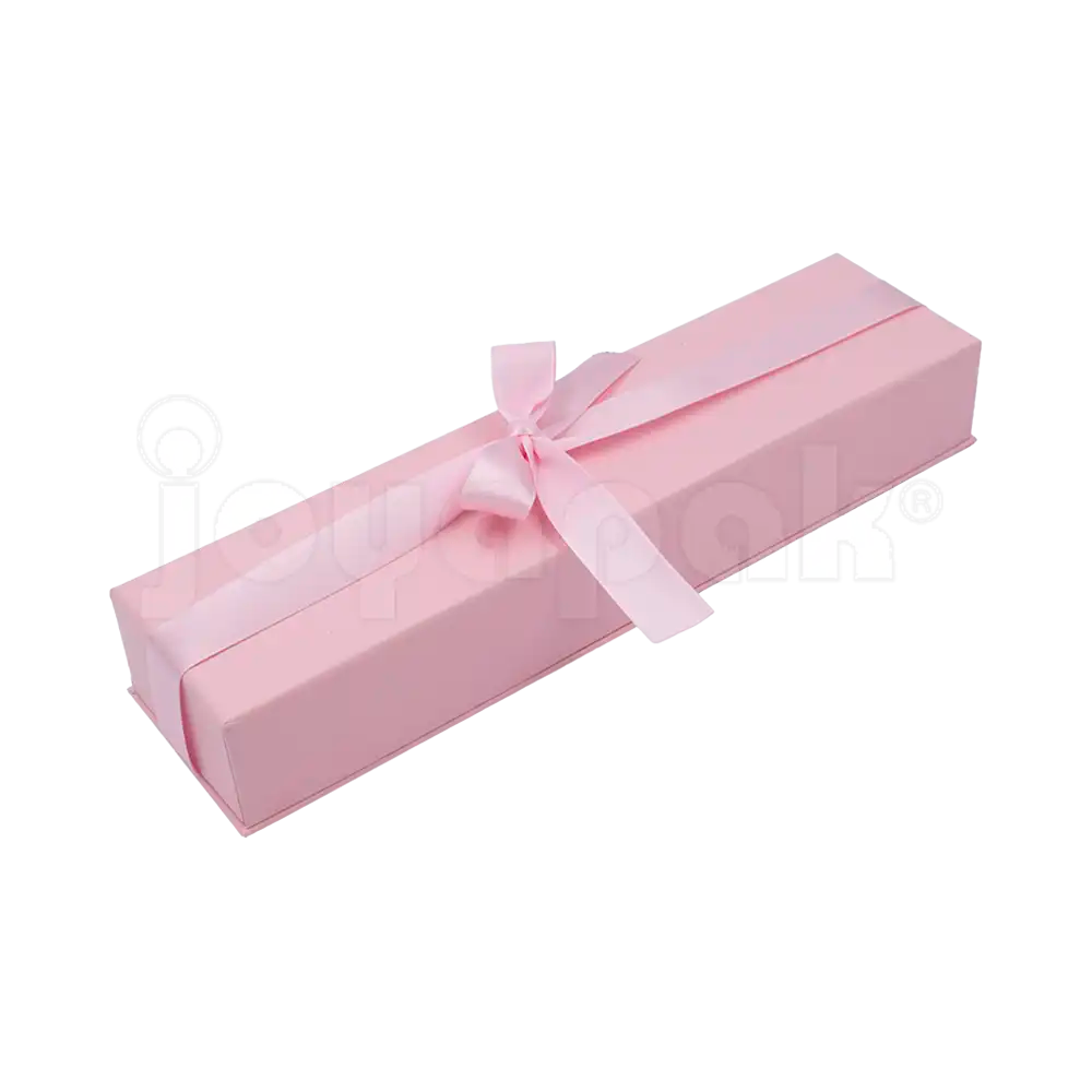 Caja Milán para pulsera de cartón rígido color Rosa PK cerrada de cerca.