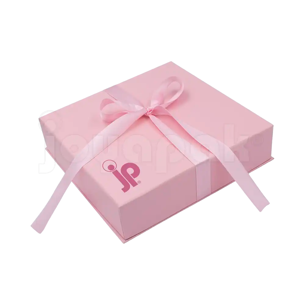 Caja Milán para collar grande de cartón rígido color Rosa PK de costado de cerca.