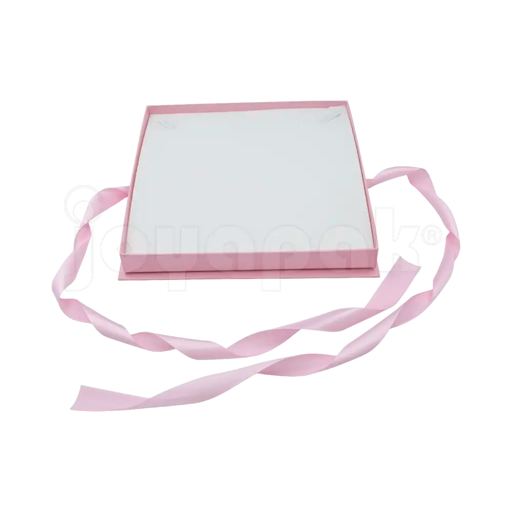 Caja Milán para collar grande de cartón rígido texturizado Rosa PK abierta de frente.