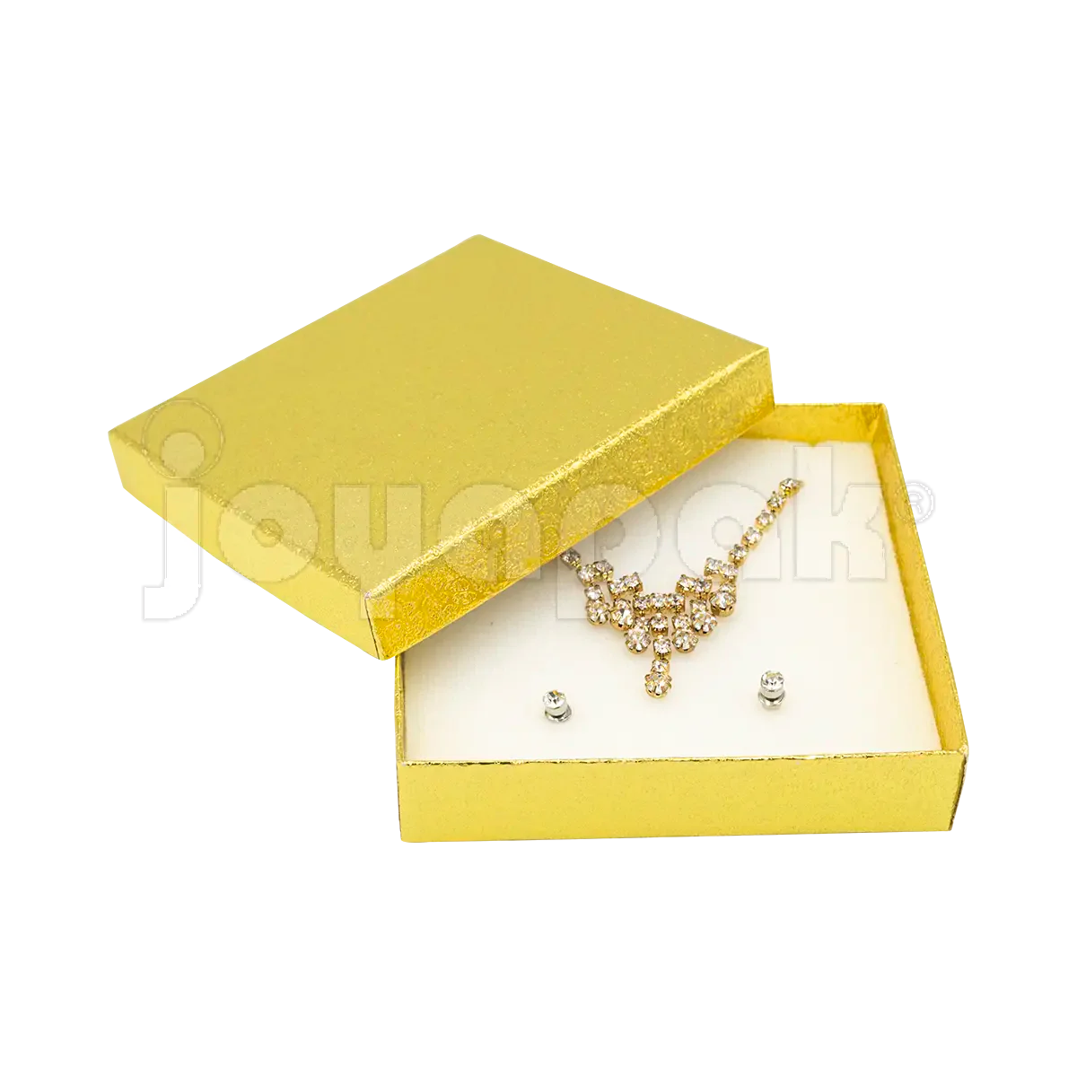 Estuche cuadrado dorado con interior de terciopelo para juego completo de joyería.