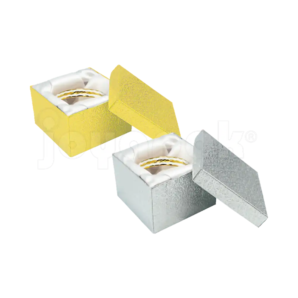 Cajas cuadradas altas para reloj o brazalete modelo Estrella en dorado y plateado.