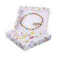 Caja Fancy de cartón negra cuadrada para juego, caja abierta mostrando inserto negro con cortes para joyería.