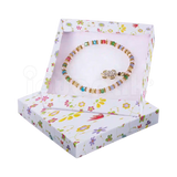 aja cuadrada para pulsera abierta mostrando el interior con inserto de algodón para proteger la joya.