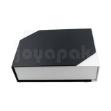 Caja de cartón Gemini para collar grande, aretes y anillo negro de lado