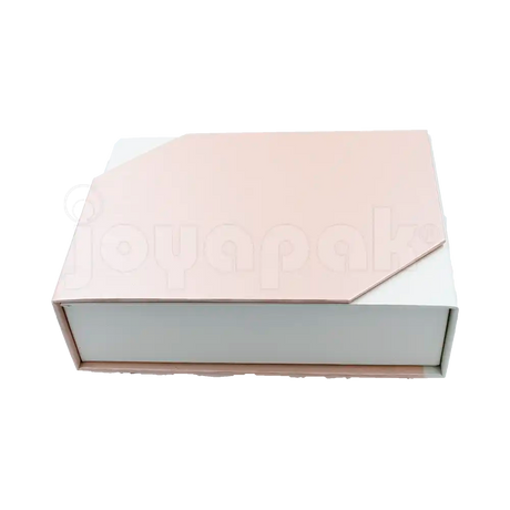 Caja de cartón Gemini para collar grande, aretes y anillo rosa de lado