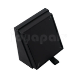 Caja de cartón negro para juego sin joyería abierta parada
