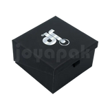Caja de cartón negro para juego cerrada personalizada con logo