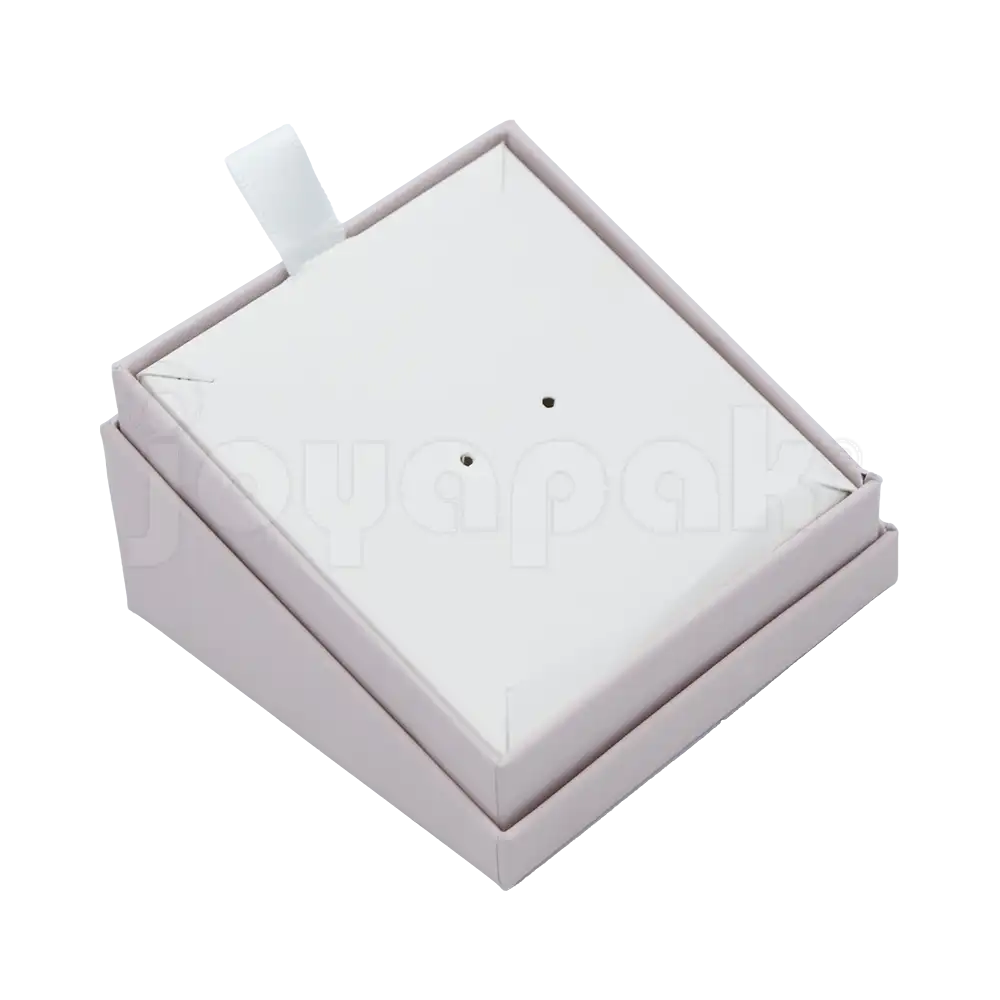 Caja de cartón taupe para juego sin joyería vista en angulo