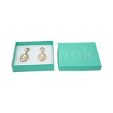 Caja Lino Cuadrada para Juego Grande: Arete, Cadena con Dije