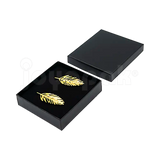 Caja Lino Cuadrada para Juego Grande: Arete, Cadena con Dije