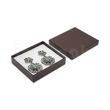 Caja Lino Cuadrada para Juego Grande: Arete, Cadena con Dije