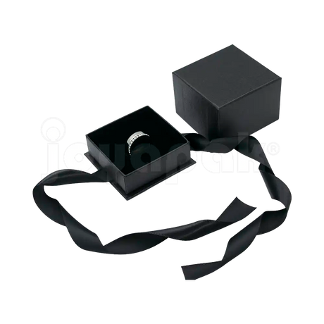 Caja Milán para anillo de cartón rígido texturizado color Negro BK.