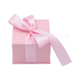 Caja Milán para anillo de cartón rígido color Rosa PK en vista lateral.