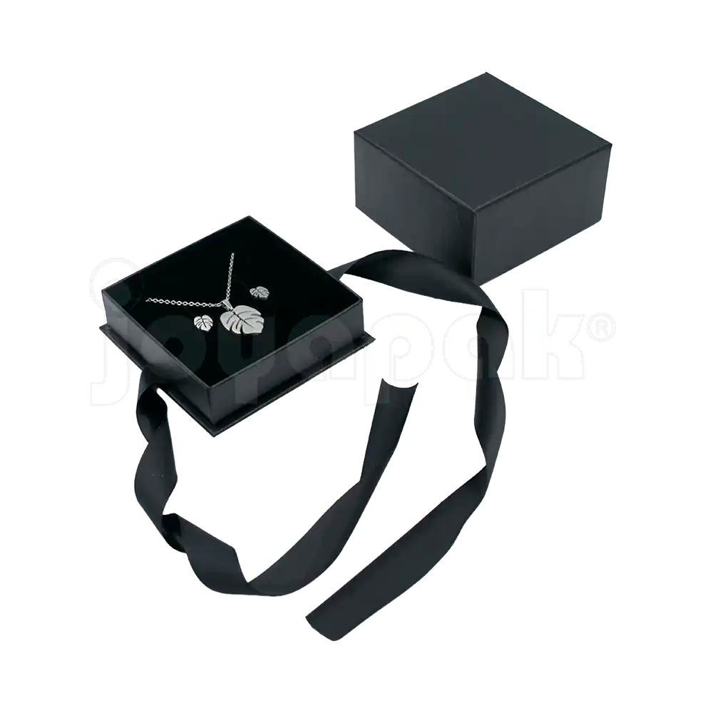 Caja Milán para aretes de cartón rígido texturizado color Negro BK.