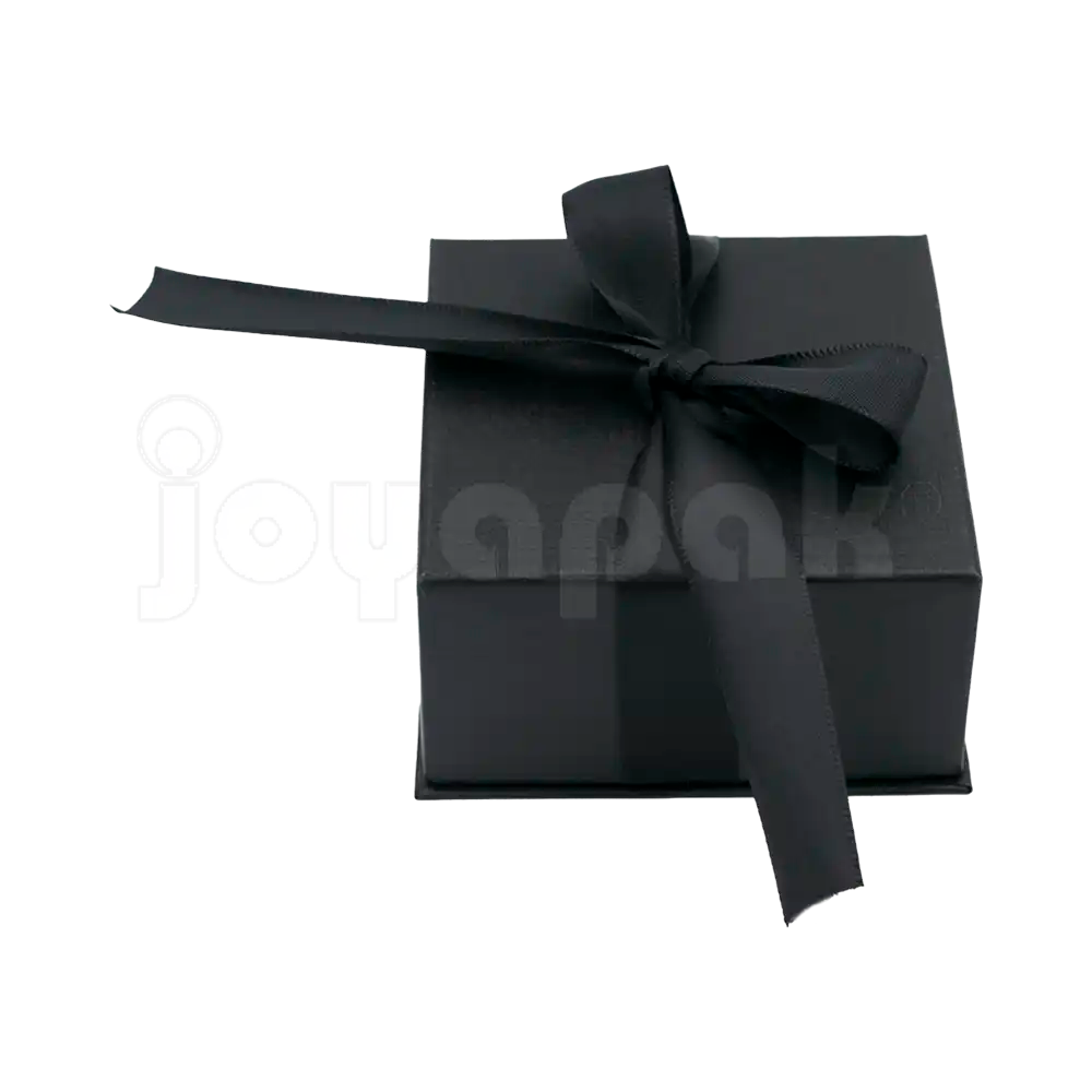 Caja Milán para aretes de cartón rígido color Negro BK de costado.