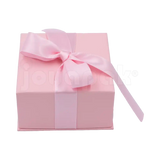 Caja Milán para aretes de cartón rígido color Rosa PK de costado.