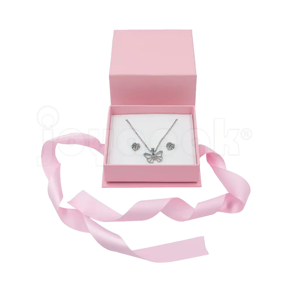 Caja Milán para aretes de cartón rígido texturizado color Rosa PK cerrada.