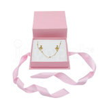 Caja Milán para juego de cartón rígido texturizado color Rosa PK cerrada.