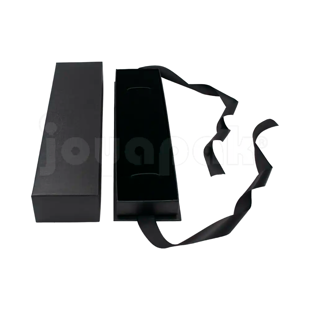 Interior alargado de la caja Milán para pulsera de cartón Negro BK abierta.