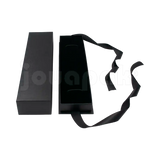 Interior alargado de la caja Milán para pulsera de cartón Negro BK abierta.