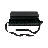Caja Milán para pulsera de cartón rígido texturizado Negro BK abierta de frente.