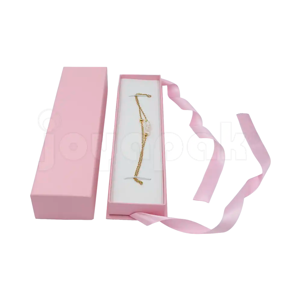 Caja Milán para pulsera de cartón rígido texturizado Rosa PK de frente.