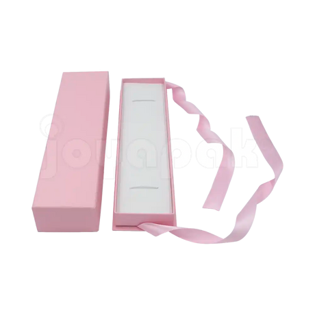 Caja Milán para pulsera de cartón rígido texturizado Rosa PK en ángulo.