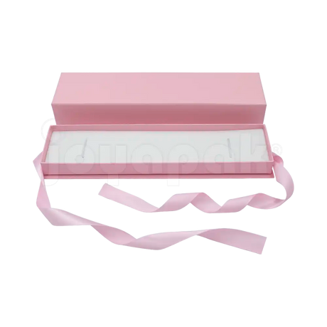 Caja Milán para pulsera de cartón rígido texturizado Rosa PK abierta de frente.