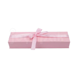 Detalle de la textura en la caja Milán para pulsera de cartón Rosa PK.