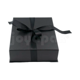 Caja Milán para gargantilla de cartón rígido color Negro BK vista posterior.