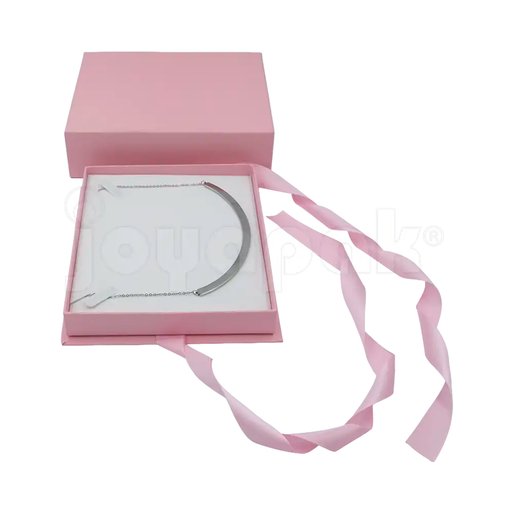 Caja Milán para gargantilla de cartón rígido texturizado Rosa PK de frente.