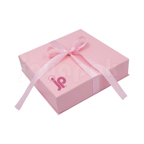 Caja Milán para collar grande de cartón rígido color Rosa PK de costado de cerca.