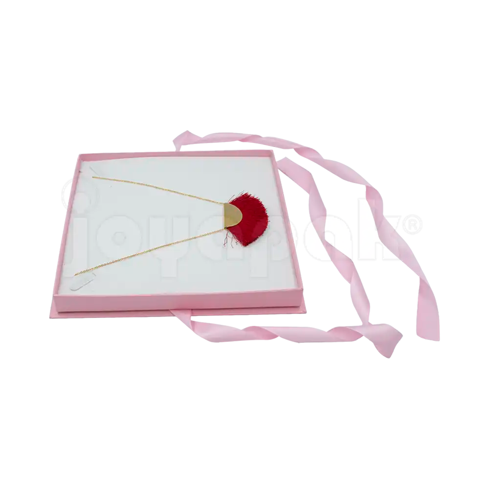 Caja Milán para collar grande de cartón rígido texturizado Rosa PK de frente.