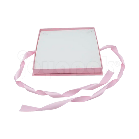 Caja Milán para collar grande de cartón rígido texturizado Rosa PK abierta de frente.