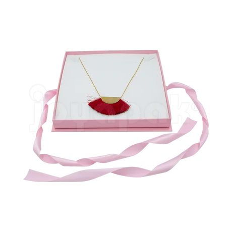 Caja Milán para collar grande de cartón rígido texturizado color Rosa PK cerrada.