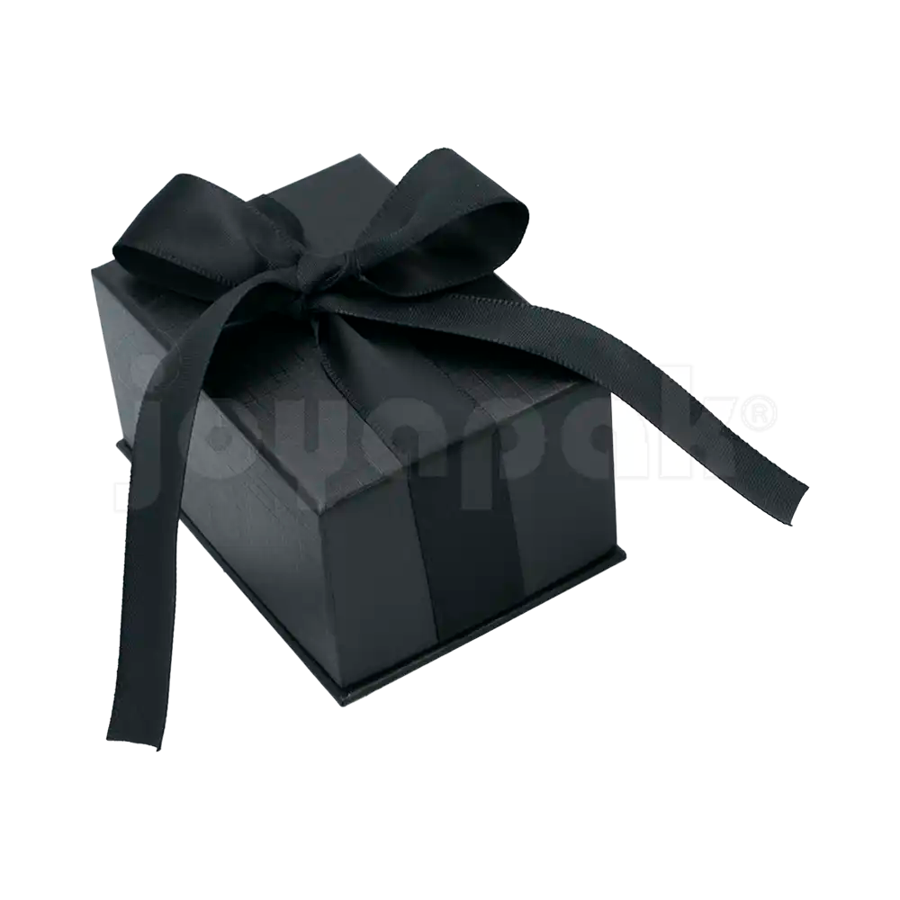 Caja Milán para argollas de cartón rígido color Negro BK cerrada de cerca.