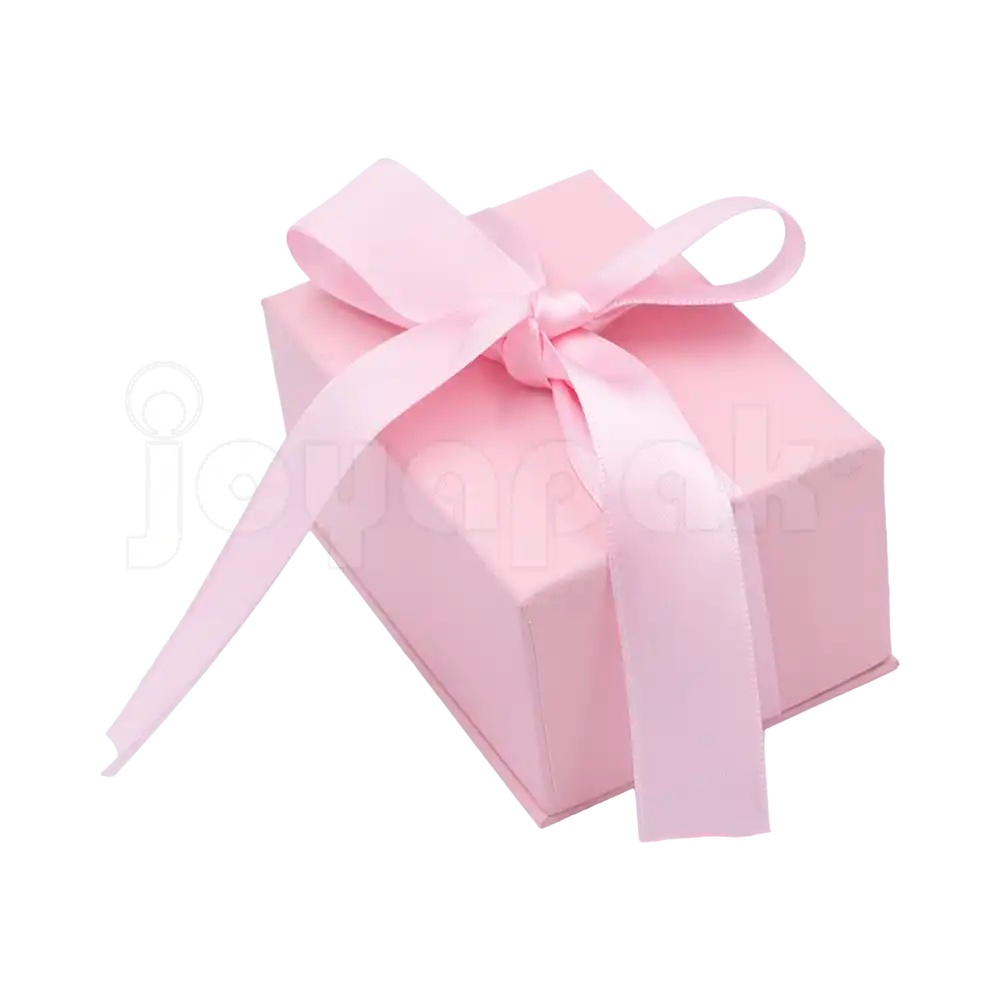 Caja Milán para argollas de cartón rígido color Rosa PK cerrada de cerca.