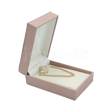 Estuche Italia color rosa para cadena con dije, set de cajas abiertas y cerradas.