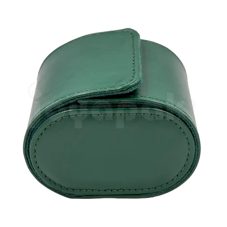 Estuche de imitación piel color verde esmeralda para un reloj, caja abierta mostrando almohadilla interior vacía.