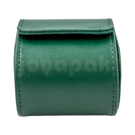 Estuche de imitación piel color verde esmeralda para un reloj, primer plano de almohadilla interior cilíndrica.