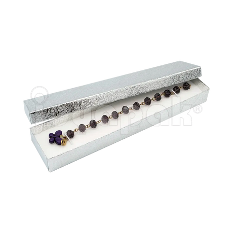 Empaque para joyeros en México, caja para pulsera plateada de mayoreo con interior protector.