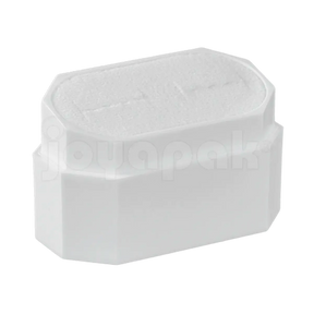 Interior de terciopelo blanco en caja de plástico para argollas, venta por mayoreo en Joyapak.