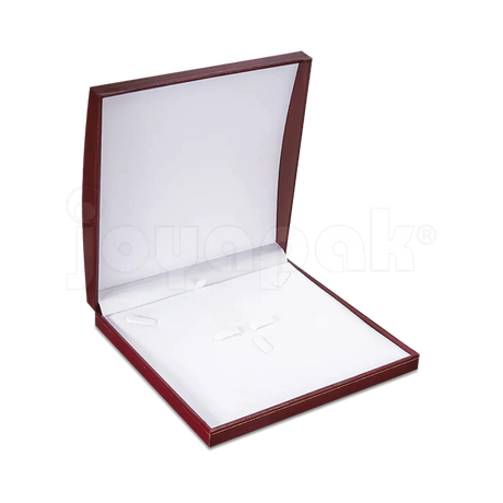 Estuche Europa de pana aterciopelada color vino rectangular extra grande para juego completo, vista de frente cerrada.