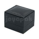 Estuche Italia de color negro con marco interior dorado pequeño para arete, vista de frente rectangular cerrada.