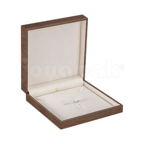 Estuche Siena de plástico rígido color café texturizado con marco dorado rectangular grande para juego completo, vista de frente cerrada.